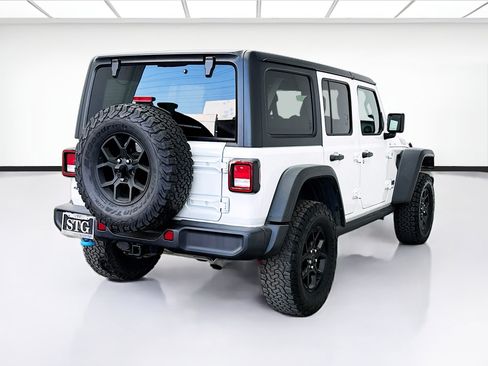 Used 2024 Jeep Wrangler Unlimited AWD/4WD image 4