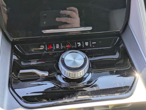 New 2026 Jeep Grand Wagoneer L 4WD w/ 8-Passenger Seating Package image 20