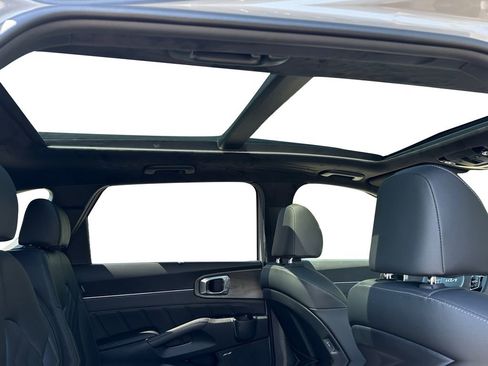 New 2025 Kia Sorento SX Prestige AWD/4WD image 18