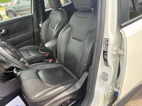 Used 2020 Jeep Renegade Altitude AWD/4WD image 17
