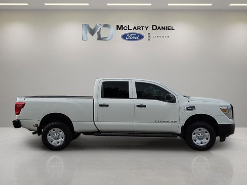 Used 2018 Nissan Titan S w/ GAWR Package AWD/4WD image 6