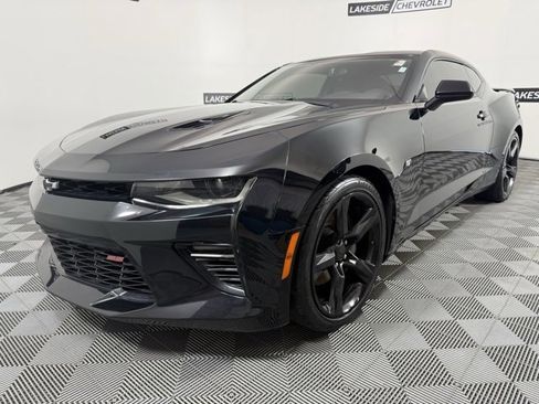 Used 2017 Chevrolet Camaro SS image 2