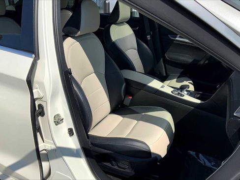 Used 2023 INFINITI QX55 Luxe w/ Cargo Package image 7