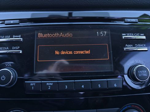 Used 2016 Nissan Rogue S image 27