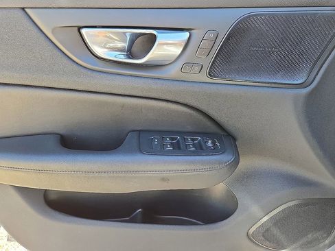 Used 2024 Volvo S60 B5 Plus image 21