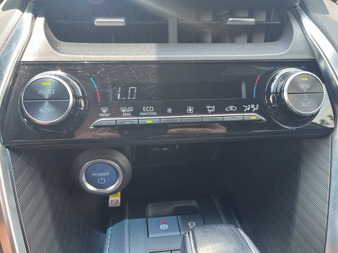 Used 2021 Toyota Venza XLE w/ Softex Package AWD/4WD image 22