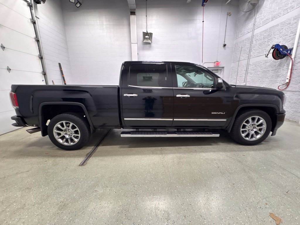 Used 2017 GMC Sierra 1500 Denali AWD/4WD image 3