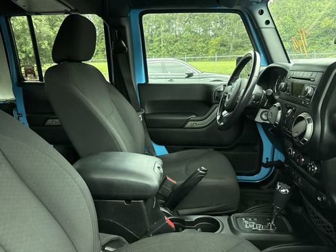 Used 2018 Jeep Wrangler Unlimited Sport S AWD/4WD image 5