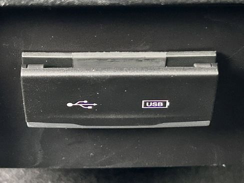 Used 2020 Jeep Cherokee Latitude Plus w/ Cold Weather Group image 38