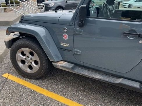 Used 2014 Jeep Wrangler Unlimited Sahara w/ Dual Top Group image 4