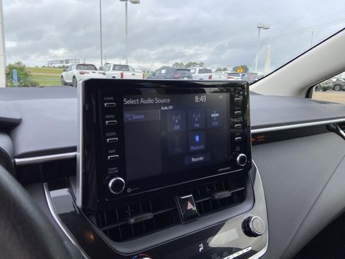 Used 2021 Toyota Corolla LE w/ LE Convenience Package image 38