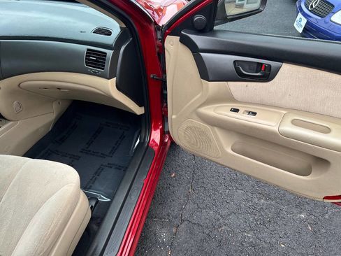 Used 2010 Kia Optima LX image 24