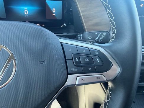 Used 2025 Volkswagen Atlas SE AWD/4WD image 27