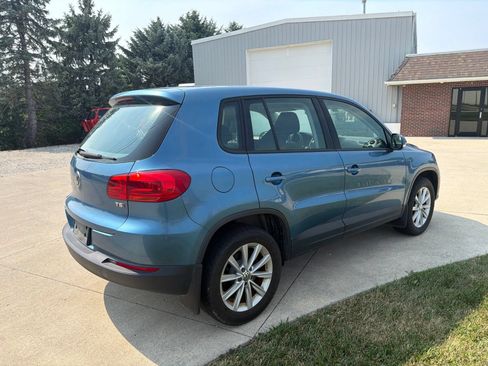 Used 2017 Volkswagen Tiguan Limited w/ Alloy Wheels Package FWD image 2
