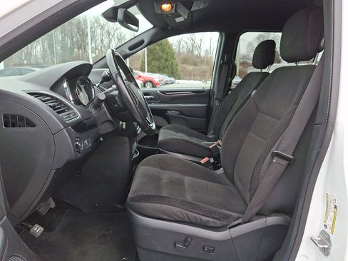 Used 2019 Dodge Grand Caravan SE image 14