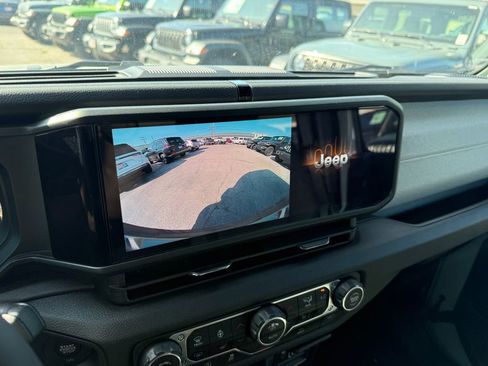 Used 2024 Jeep Wrangler Sport S AWD/4WD image 16