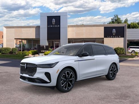 New 2024 Lincoln Nautilus Reserve w/ Equipment Group 202A AWD/4WD image 2