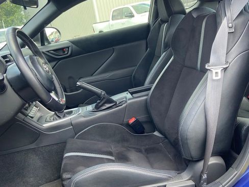 Used 2024 Toyota GR86 Premium RWD image 11