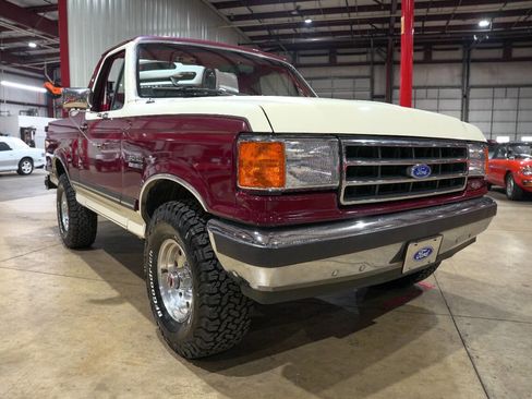 Used 1990 Ford Bronco XLT 2dr 4WD SUV image 11