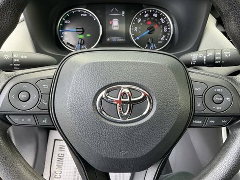 Used 2022 Toyota RAV4 XLE image 30