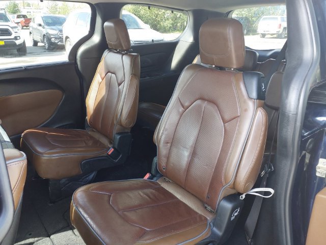 Used 2017 Chrysler Pacifica Limited w/ UConnect Theater Package FWD image 22