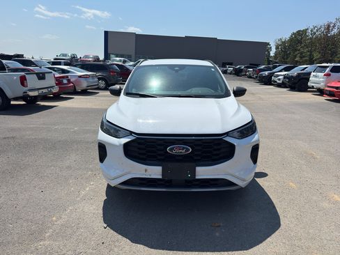 Used 2023 Ford Escape ST-Line w/ Equipment Group 301A FWD image 2