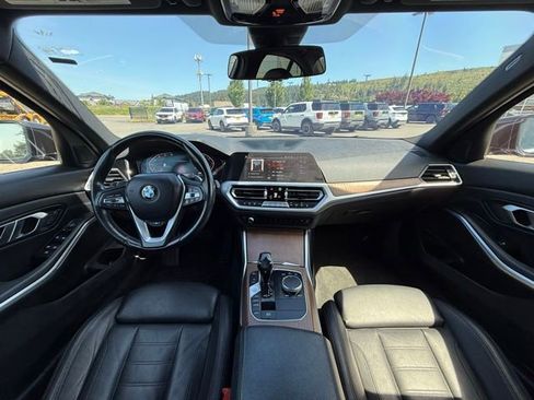 Used 2019 BMW 330i Sedan w/ Premium Package RWD image 9