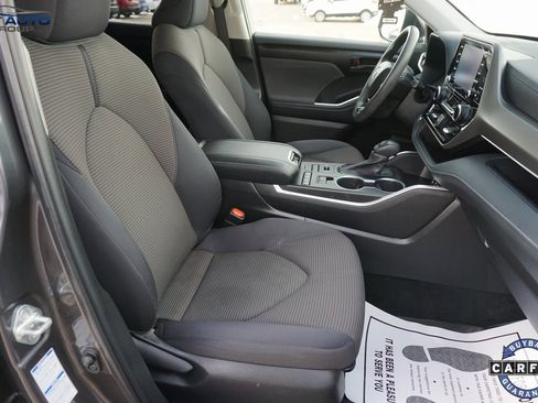 Used 2022 Toyota Highlander L image 27