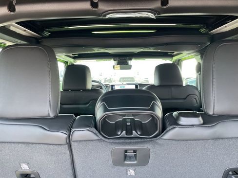 New 2025 Jeep Wrangler Unlimited Rubicon 392 image 18