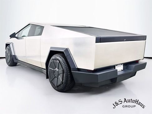 Used 2024 Tesla Cybertruck AWD Crew Cab image 5