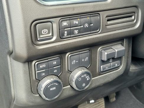 Used 2024 Chevrolet Tahoe RST w/ Luxury Package AWD/4WD image 17