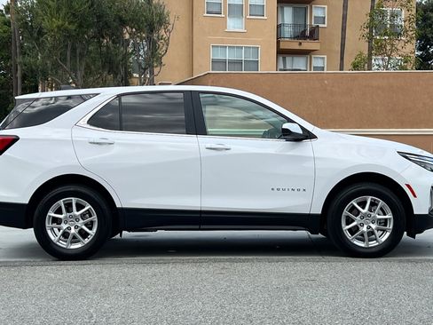 Used 2022 Chevrolet Equinox LT image 3