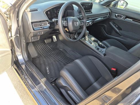 Used 2025 Honda Civic Sport image 11