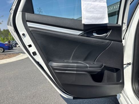 Used 2017 Honda Civic Touring image 21