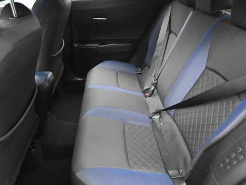 Used 2020 Toyota C-HR XLE FWD image 31