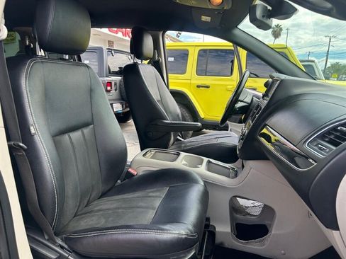 Used 2019 Dodge Grand Caravan SXT FWD image 30