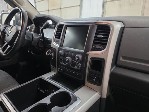 Used 2015 RAM 2500 SLT w/ Luxury Group image 37