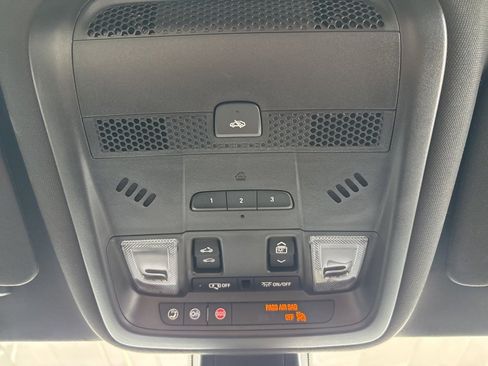 Used 2025 Cadillac XT6 Sport image 22