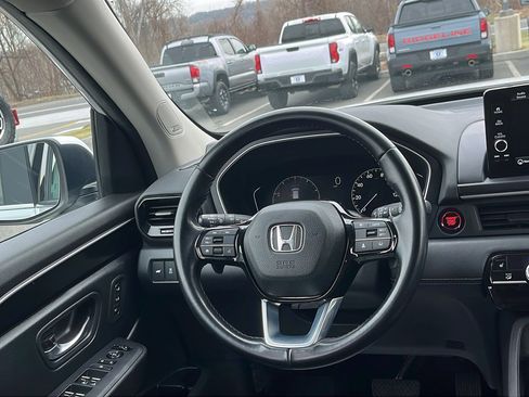 Used 2024 Honda Pilot Touring image 21