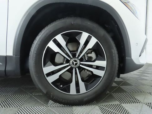 Certified 2025 Mercedes-Benz GLA 250 image 33