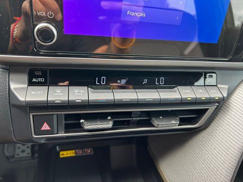 Used 2025 Toyota Camry SE image 26