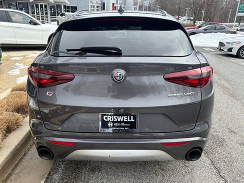 Used 2023 Alfa Romeo Stelvio Ti image 6