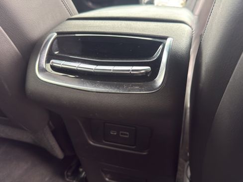 Used 2021 Cadillac XT6 Premium Luxury FWD image 13