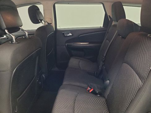 Used 2020 Dodge Journey SE w/ SE Popular Equipment Group FWD image 18