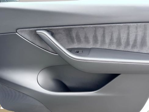 Used 2022 Tesla Model Y Performance image 28