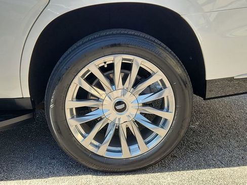 Used 2023 Cadillac Escalade Premium Luxury image 34