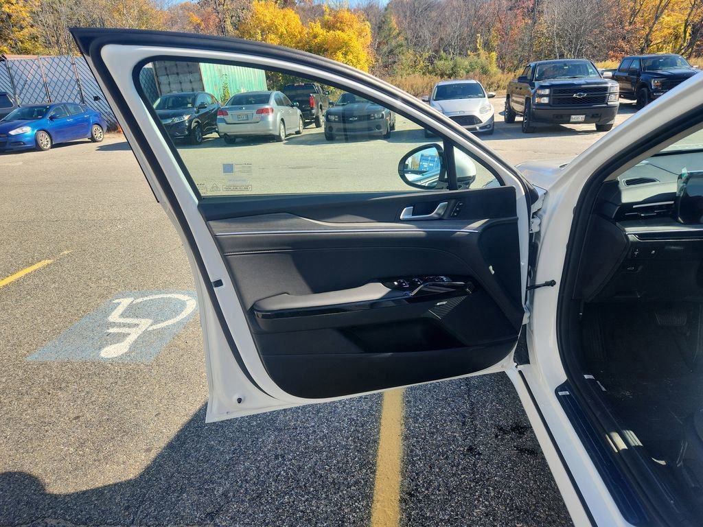 New 2026 Kia K5 EX FWD image 11