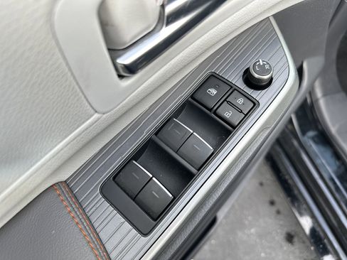 Certified 2023 Toyota Sienna XSE image 15