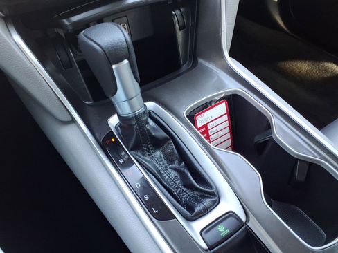 Used 2020 Honda Accord EX image 19