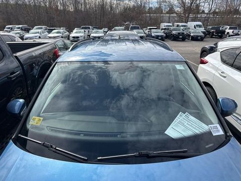 Used 2018 Volkswagen Tiguan SE w/ Front Fog Lights Package image 8